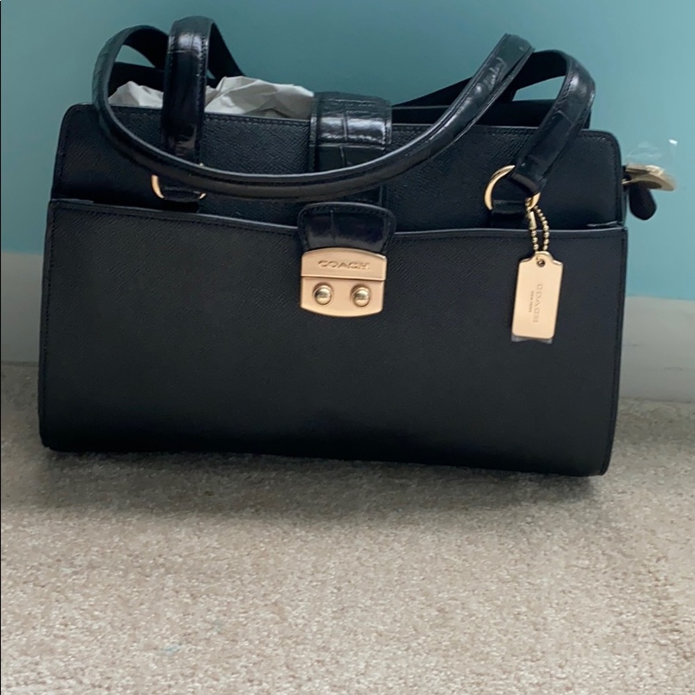 NWT COACH Avery Carryall Satchel 🖤 F38082
